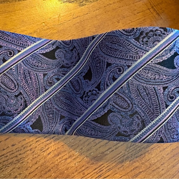 Pronto Uomo Platinum Silk Tie NWT - Picture 4 of 8